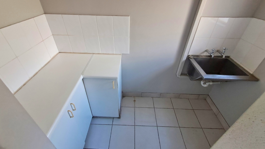 To Let 3 Bedroom Property for Rent in Fairfield Estate Western Cape